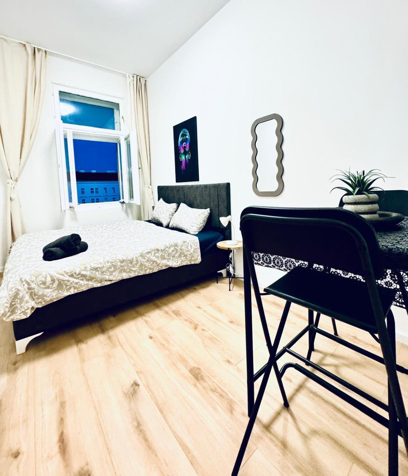4br Shared With View Only 7- Min To Westbahnhof * Vídeň