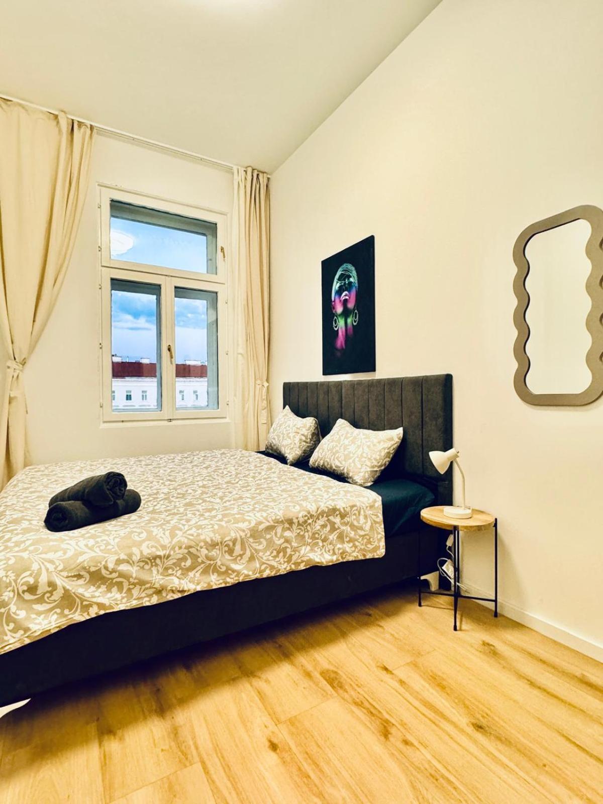 4br Shared With View Only 7- Min To Westbahnhof * Vídeň