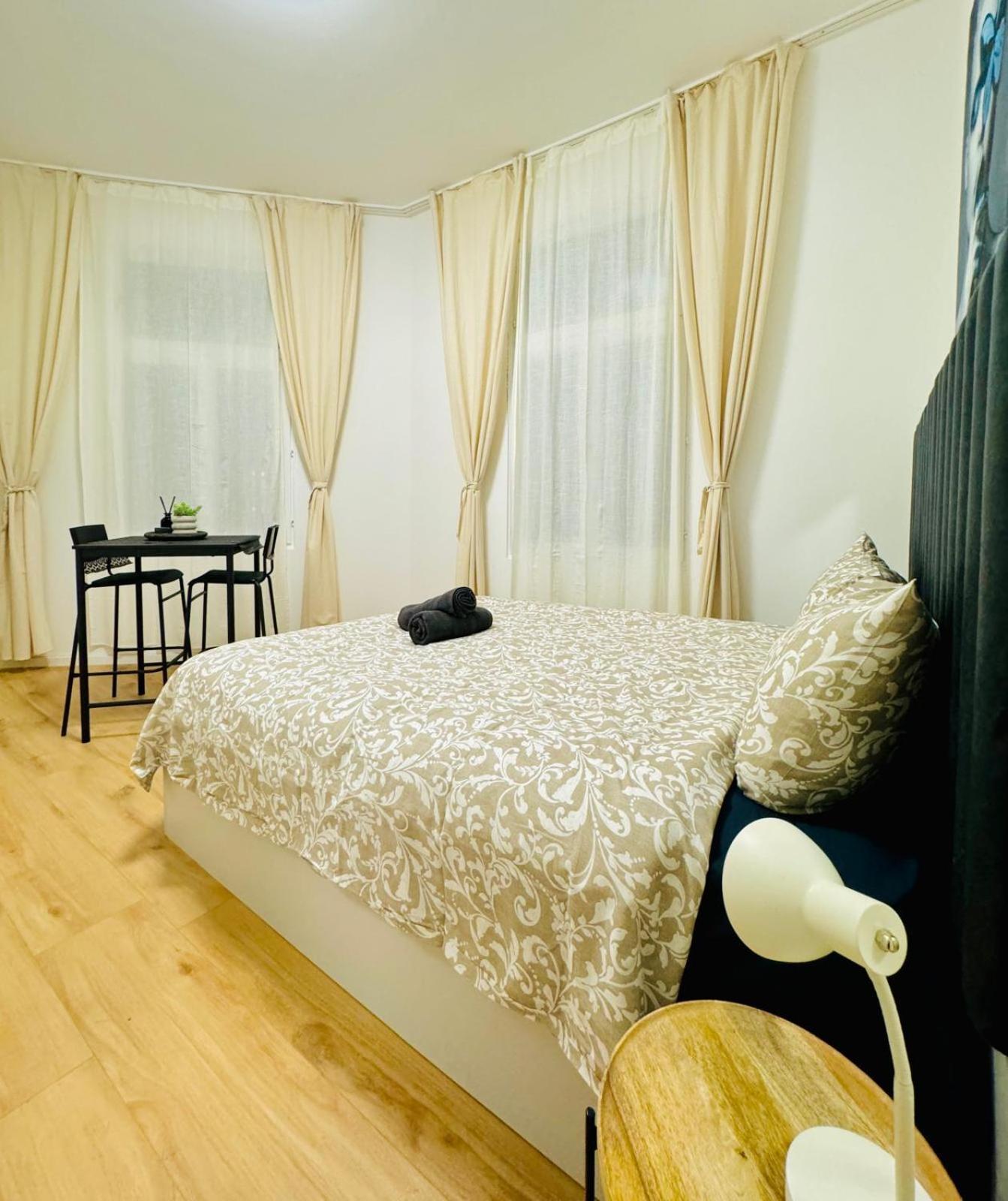 4br Shared With View Only 7- Min To Westbahnhof Apartmán