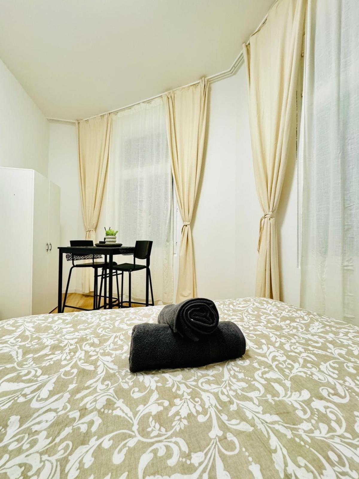 4br Shared With View Only 7- Min To Westbahnhof * Vídeň
