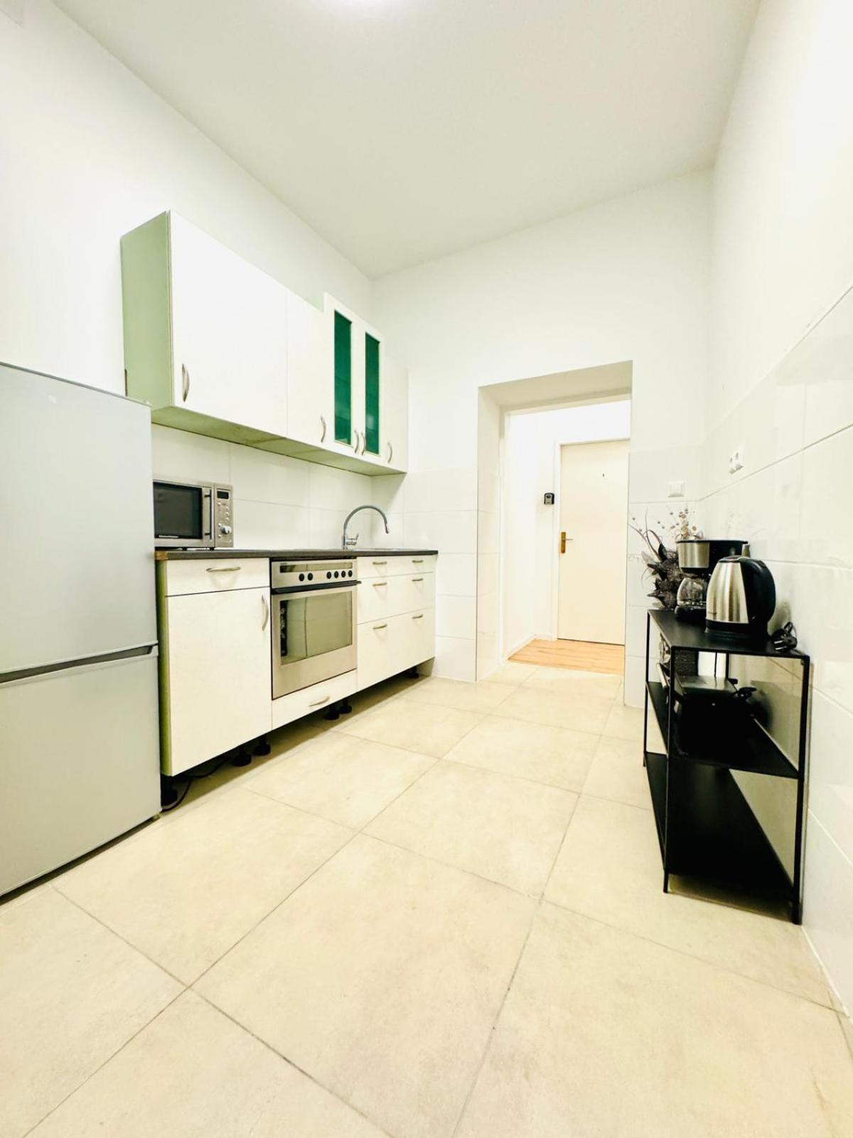 4br Shared With View Only 7- Min To Westbahnhof Apartmán Vídeň
